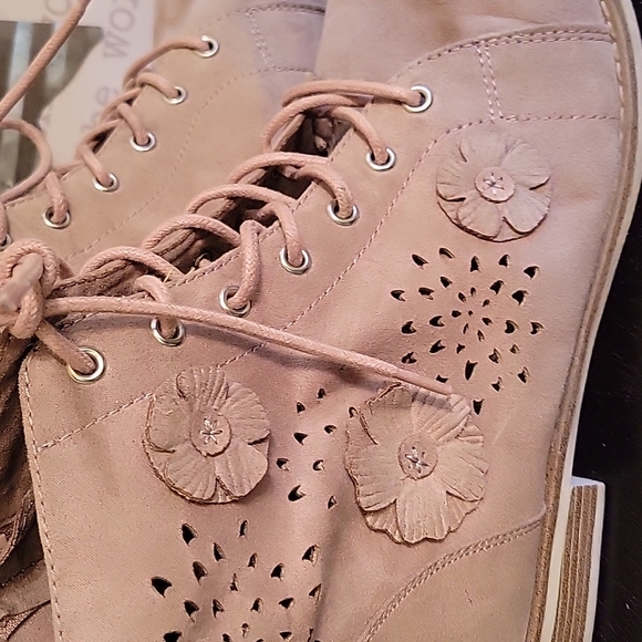 Graceland lace up boots - Picture 2 of 7